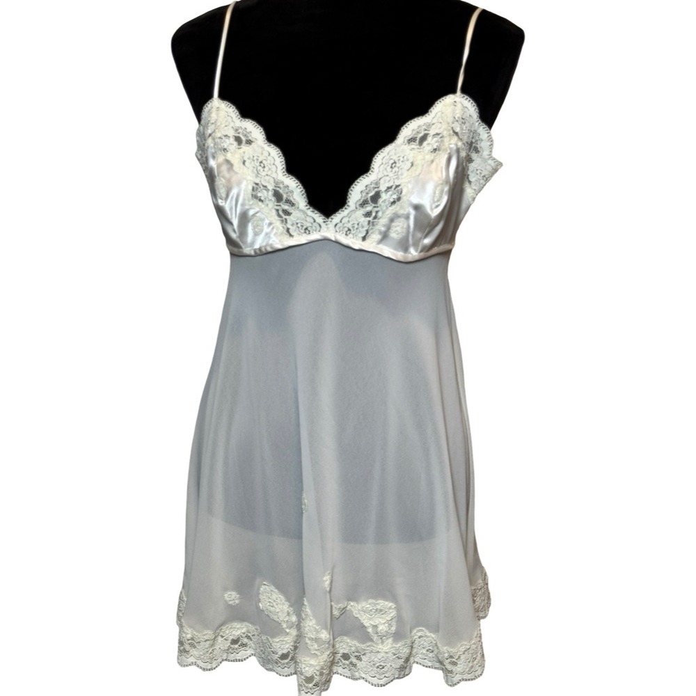 Victorias Secret White Lace Satin Babydoll Chemise NWT Mini Dress Small